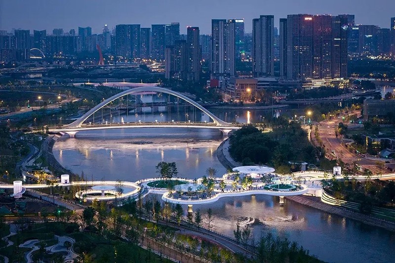 成都漂浮公園，一座橋，九種風(fēng)景